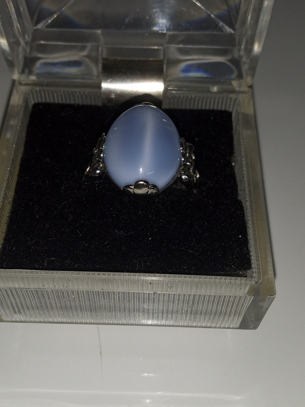 Avon Vintage Elegant Blue Cat's Eye Statement Ring